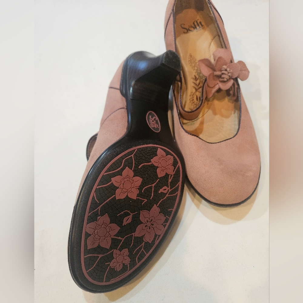 Sofft woman's heels